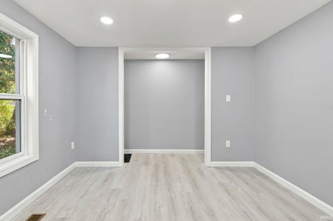 Tiny photo for 103 E Richmond Street, Kokomo, IN 46901 (MLS # 202642866)
