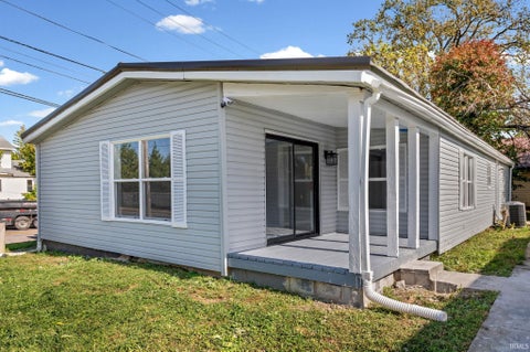 Photo of 103 E Richmond Street, Kokomo, IN 46901 (MLS # 202642866)