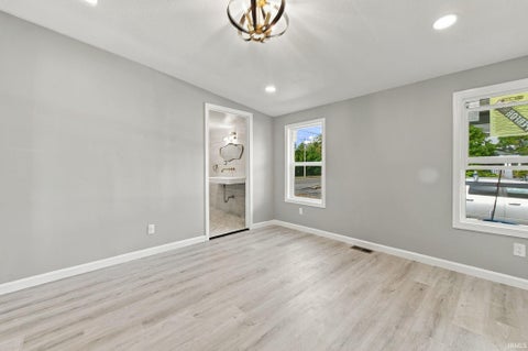Tiny photo for 103 E Richmond Street, Kokomo, IN 46901 (MLS # 202642866)