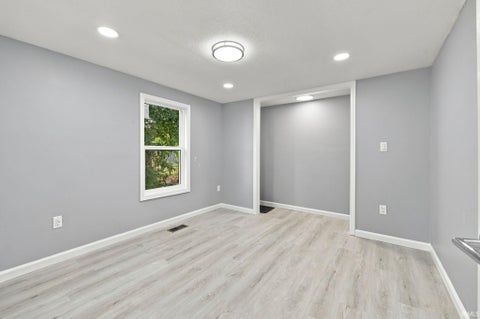 Tiny photo for 103 E Richmond Street, Kokomo, IN 46901 (MLS # 202642866)