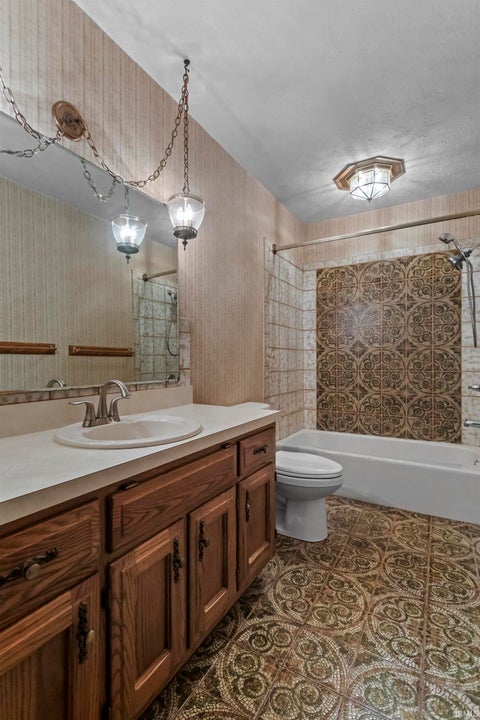 Tiny photo for 3411 Walton Way, Kokomo, IN 46902 (MLS # 202636824)