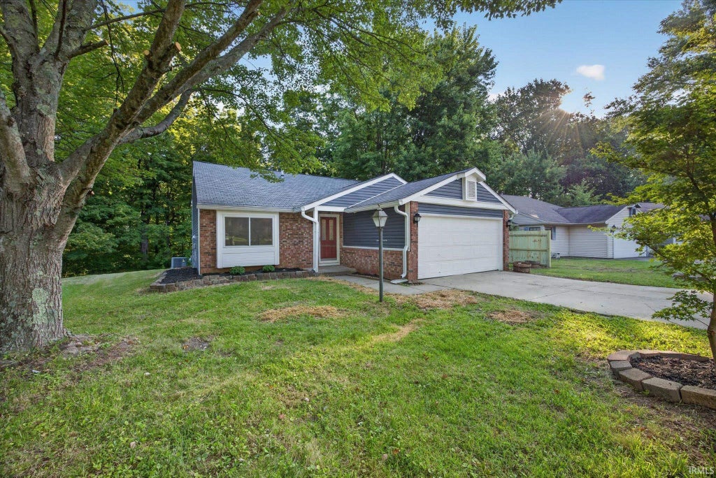 Photo of 3824 W woodmere Way, Bloomington, IN 47403 (MLS # 202635944)