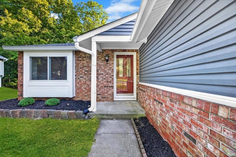Tiny photo for 3824 W woodmere Way, Bloomington, IN 47403 (MLS # 202635944)