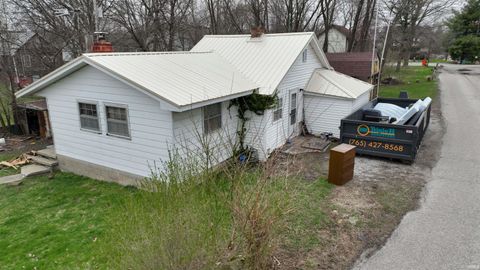 Tiny photo for 4915 E White Point Drive, Monticello, IN 47960 (MLS # 202511538)