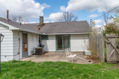 Tiny photo for 1662 Greenwood Drive, South Bend, IN 46614 (MLS # 202612471)