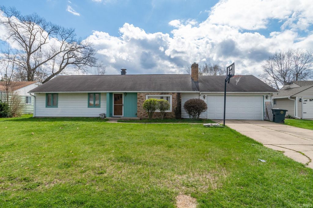 Photo of 1662 Greenwood Drive, South Bend, IN 46614 (MLS # 202612471)