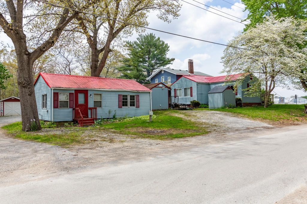 Photo of 426 EMS T26 Lane, Leesburg, IN 46538 (MLS # 202617653)