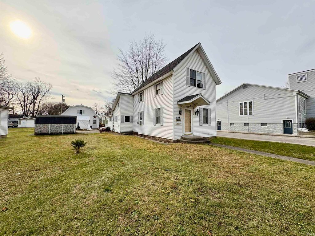 Photo of 1128 W Cherry Street, Bluffton, IN 46714 (MLS # 202614101)