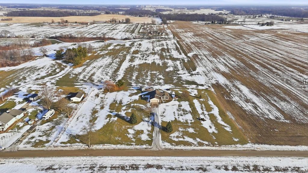 Photo of 4485 County Road 41 Road, Auburn, IN 46706 (MLS # 202549424)