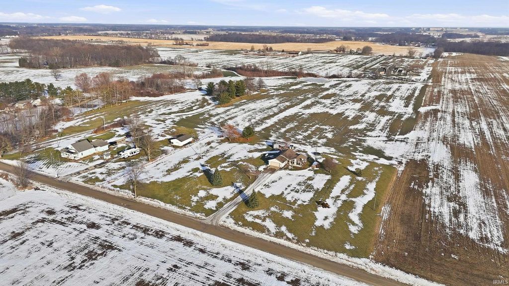 Photo of 4485 County Road 41 Road, Auburn, IN 46706 (MLS # 202549424)