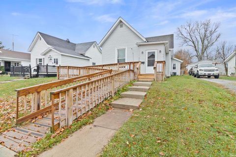 Photo of 518 E Marshall Street, Marion, IN 46952 (MLS # 202547399)