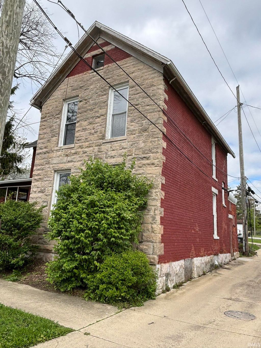 Photo of 713 Harmar Street, Fort Wayne, IN 46803 (MLS # 202617046)