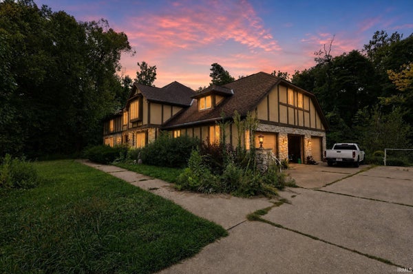 7601 S NANTUCKET WOODS CT, TERRE HAUTE, IN 47802 - Image dc40ba8937d0f84bce806a7d03a25a19/2128088005