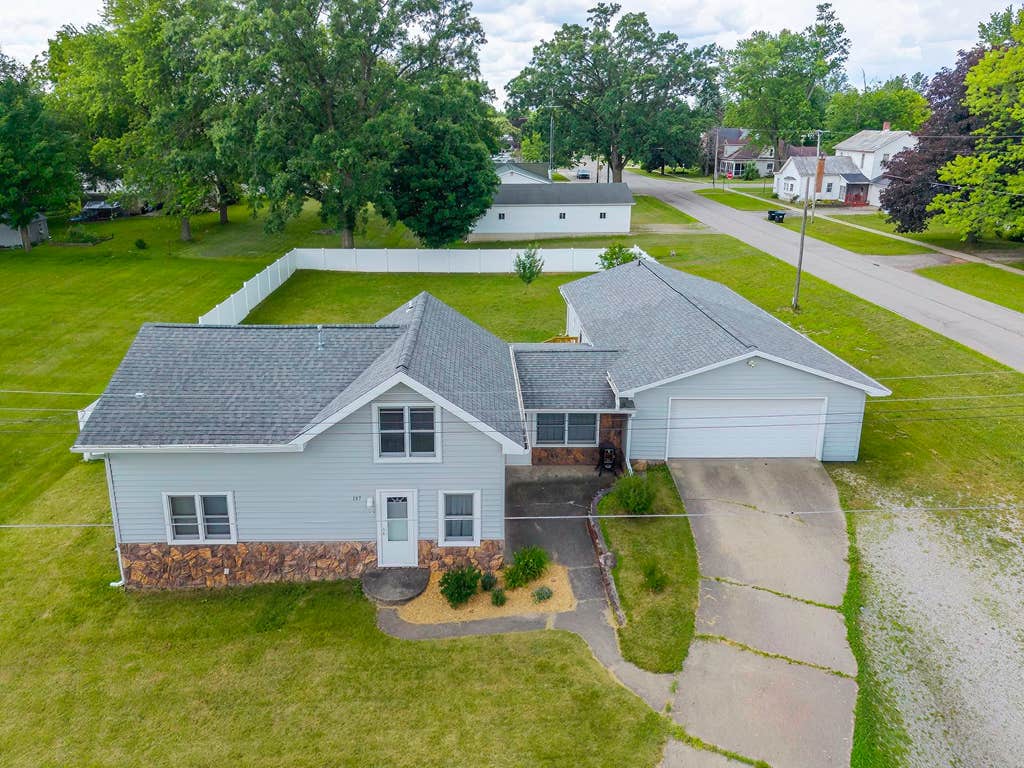 Photo of 207 W Michael ST, Fremont, IN 46737 (MLS # 202623752)