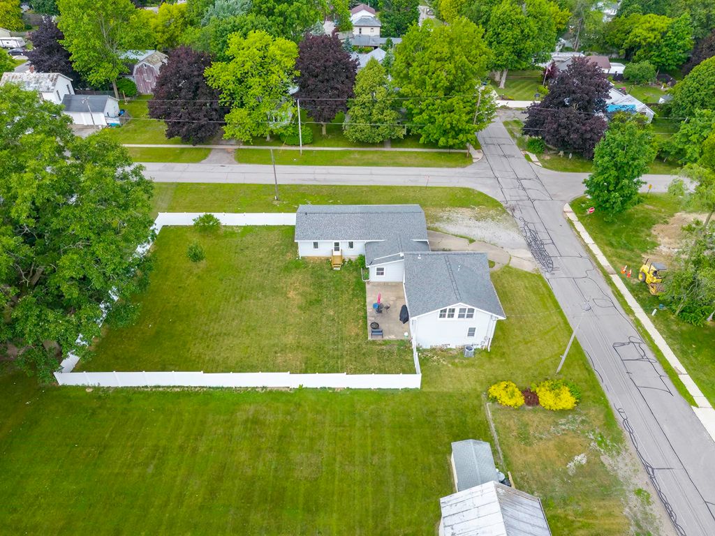 Photo of 207 W Michael ST, Fremont, IN 46737 (MLS # 202623752)