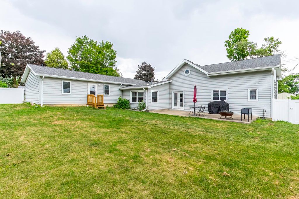 Photo of 207 W Michael ST, Fremont, IN 46737 (MLS # 202623752)