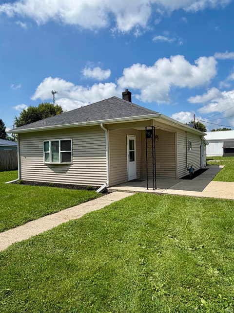 Photo of 153 N East Street, Rossville, IN 46065 (MLS # 202631490)