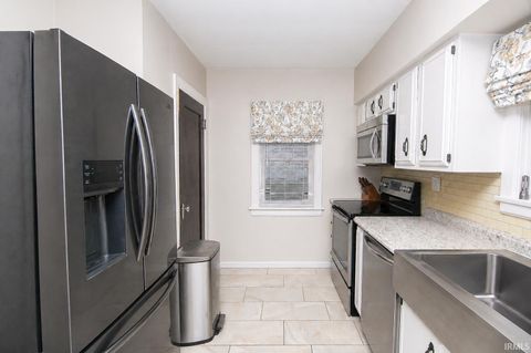 Tiny photo for 810 S 12th Street, Lafayette, IN 47905 (MLS # 202615837)