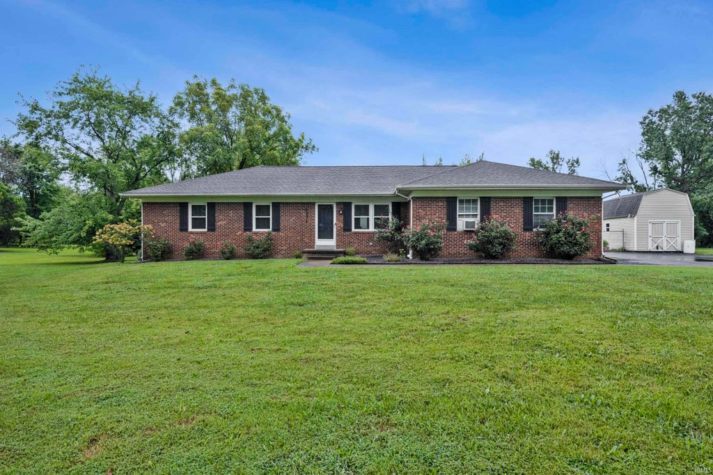 Photo of 4934 Heckel Road, Evansville, IN 47725 (MLS # 202634497)