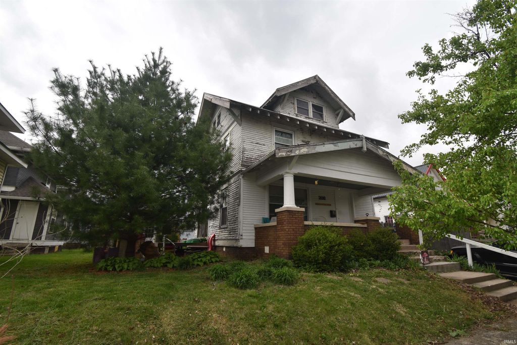 Photo of 208 N East Street, Frankfort, IN 46041 (MLS # 202614502)