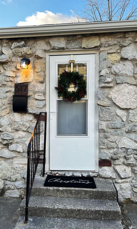 Tiny photo for 517 E Poplar Street, Kokomo, IN 46902 (MLS # 202547628)