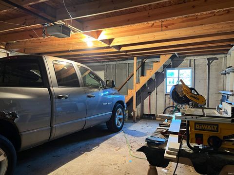 Tiny photo for 517 E Poplar Street, Kokomo, IN 46902 (MLS # 202547628)