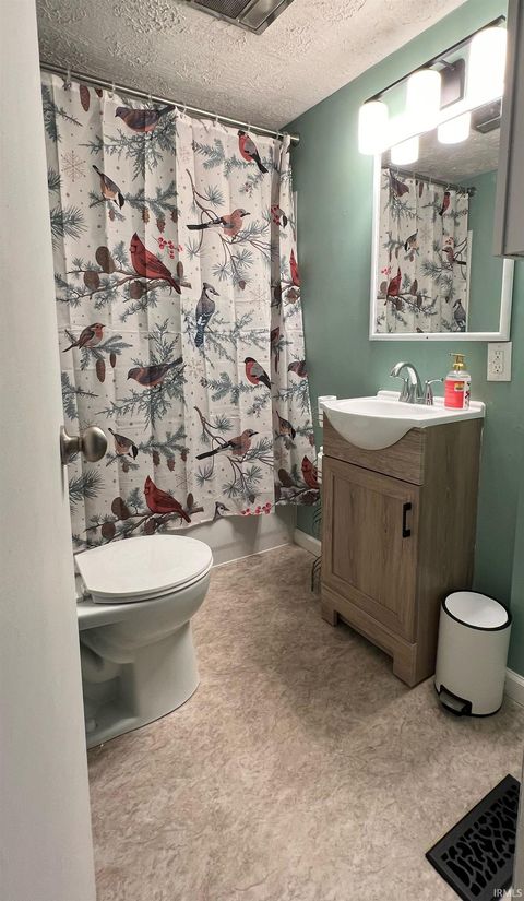 Tiny photo for 517 E Poplar Street, Kokomo, IN 46902 (MLS # 202547628)