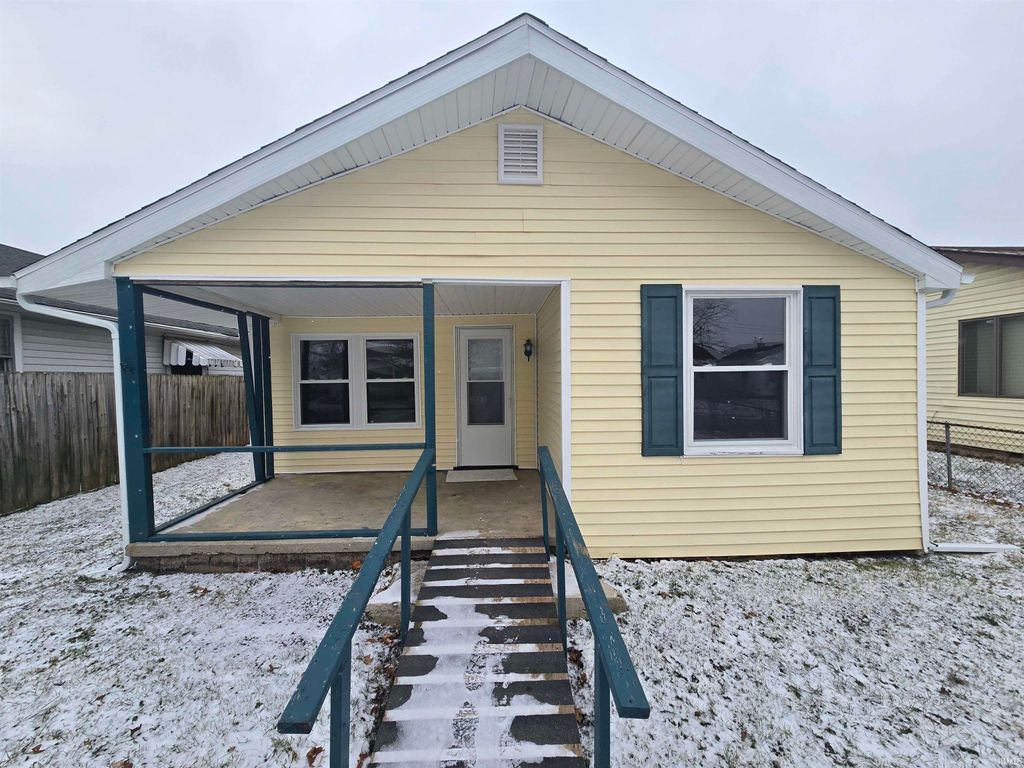 Photo of 1913 W 10th Street, Muncie, IN 47302 (MLS # 202549790)