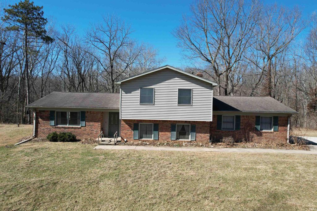 Photo of 4996 W Fall Creek Road, Crawfordsville, IN 47933 (MLS # 202608296)
