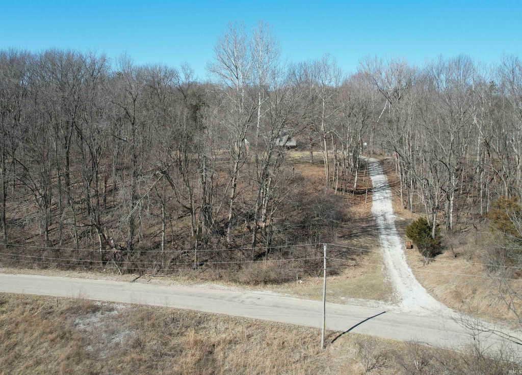 Photo of 4996 W Fall Creek Road, Crawfordsville, IN 47933 (MLS # 202608296)