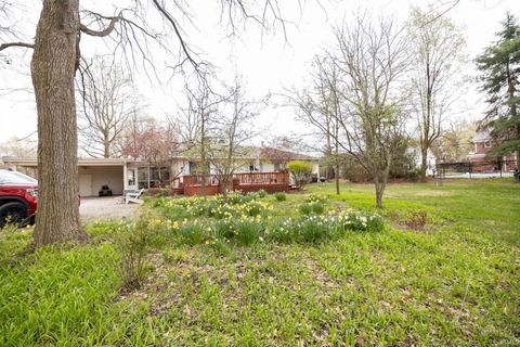 Tiny photo for 221 W Roselawn Drive, Logansport, IN 46947 (MLS # 202606652)