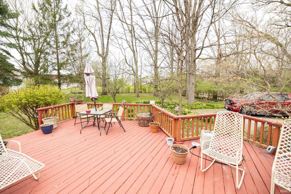 Photo of 221 W Roselawn Drive, Logansport, IN 46947 (MLS # 202606652)