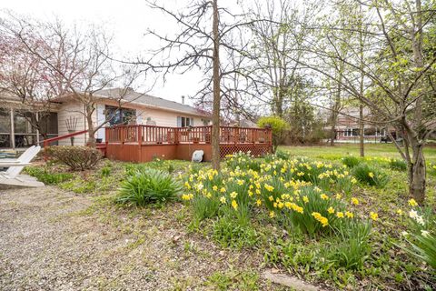 Tiny photo for 221 W Roselawn Drive, Logansport, IN 46947 (MLS # 202606652)