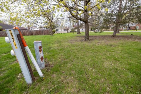 Tiny photo for 221 W Roselawn Drive, Logansport, IN 46947 (MLS # 202606652)