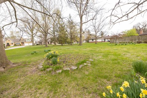 Tiny photo for 221 W Roselawn Drive, Logansport, IN 46947 (MLS # 202606652)
