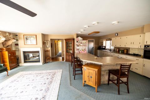 Tiny photo for 221 W Roselawn Drive, Logansport, IN 46947 (MLS # 202606652)