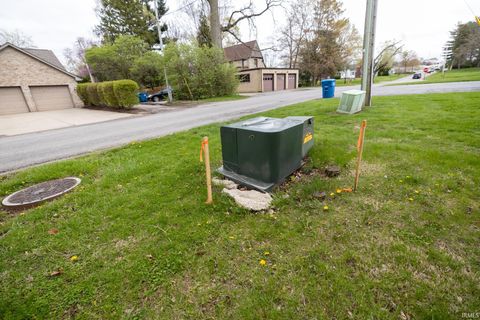 Tiny photo for 221 W Roselawn Drive, Logansport, IN 46947 (MLS # 202606652)