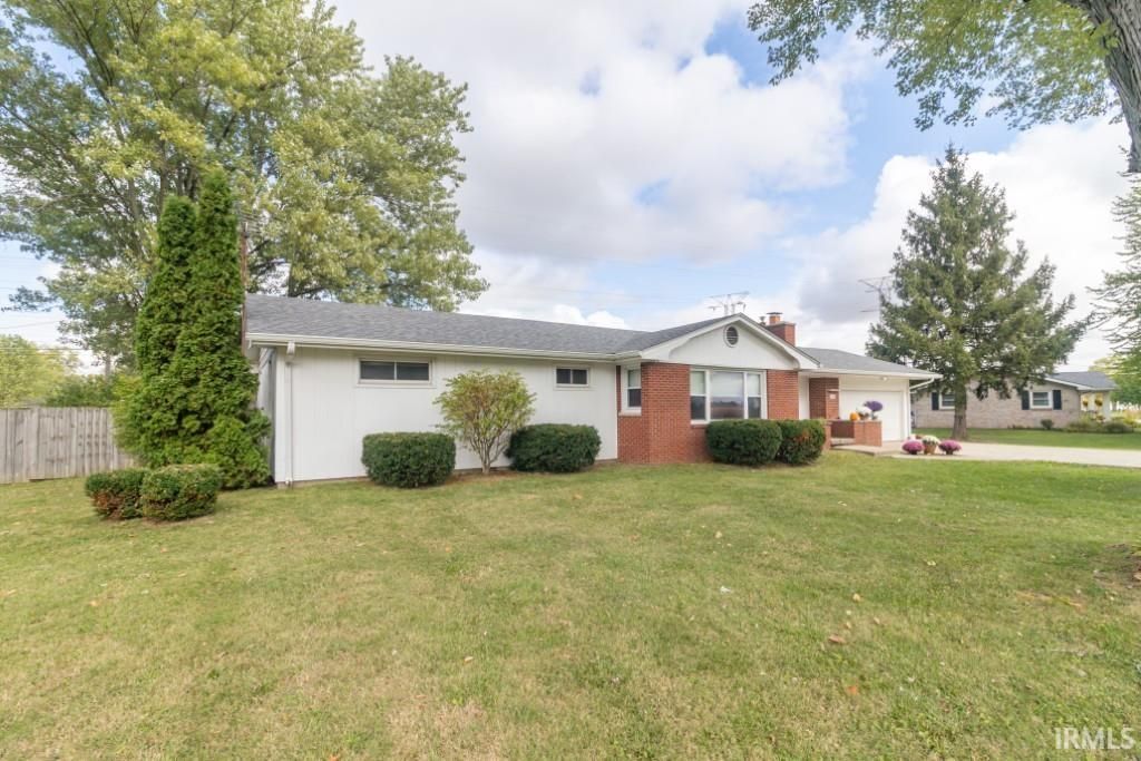 Photo of 732 E County Road 300 S, New Castle, IN 47362 (MLS # 202540531)