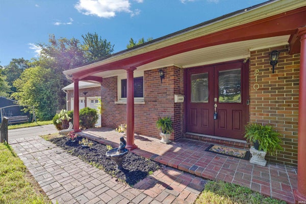 210 E MAIN ST, NEWBURGH, IN 47630 - Image dc901cc1e1e8bdfdf7f1df4a9976d598/1724699083