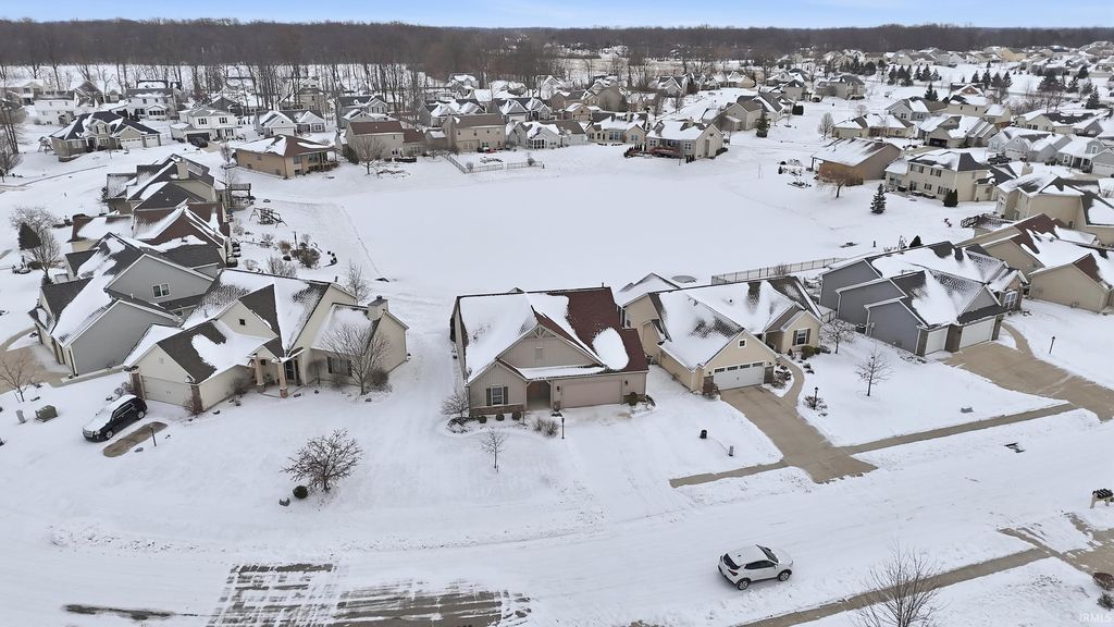 Photo of 7119 Evansbrook Drive, Fort Wayne, IN 46835 (MLS # 202549053)