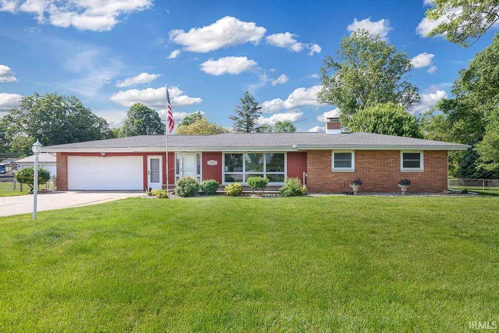Photo of 4236 Midway Road, Elkhart, IN 46517 (MLS # 202621616)