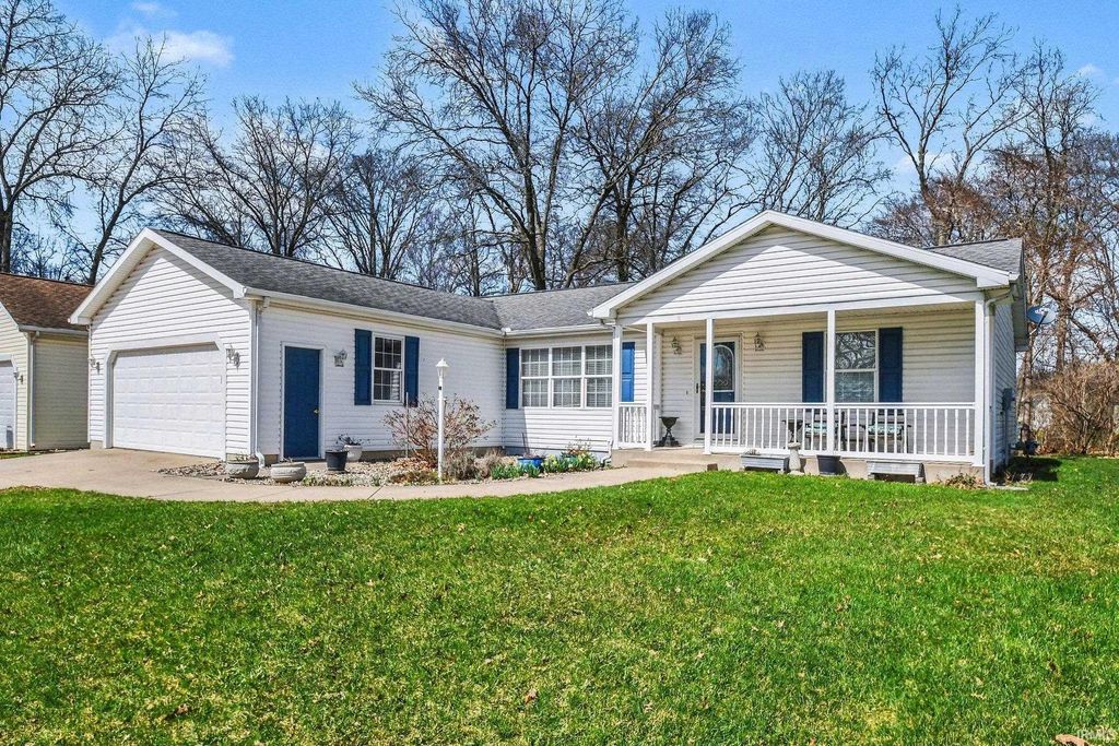 Photo of 424 Pregel Drive, Mishawaka, IN 46545 (MLS # 202610475)