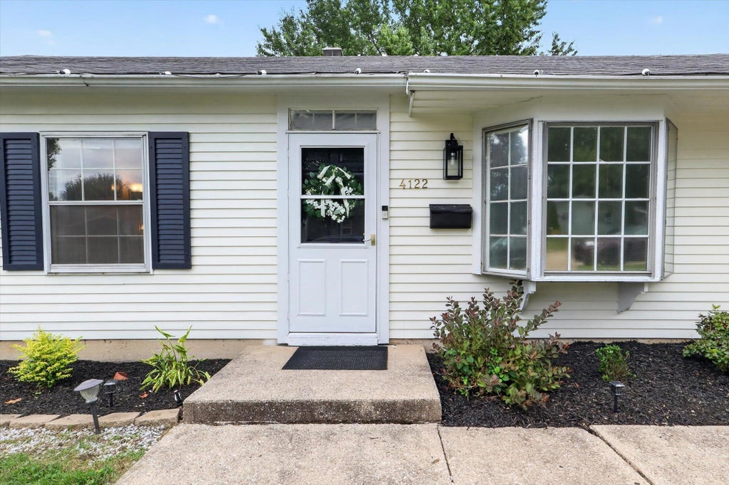 Photo of 4122 Manor Drive, South Bend, IN 46614 (MLS # 202639981)
