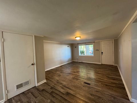 Tiny photo for 800 Clark Street, Kokomo, IN 46901 (MLS # 202537267)