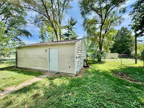 Tiny photo for 800 Clark Street, Kokomo, IN 46901 (MLS # 202537267)