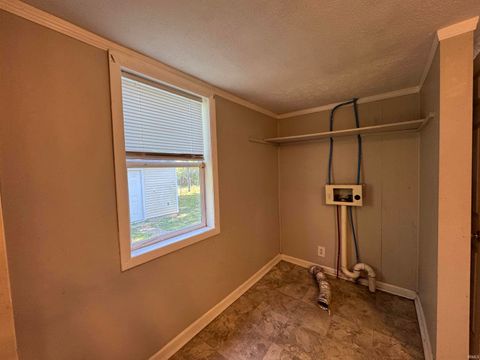 Tiny photo for 800 Clark Street, Kokomo, IN 46901 (MLS # 202537267)