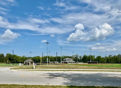 Tiny photo for 800 Clark Street, Kokomo, IN 46901 (MLS # 202537267)