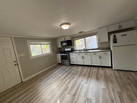 Tiny photo for 800 Clark Street, Kokomo, IN 46901 (MLS # 202537267)