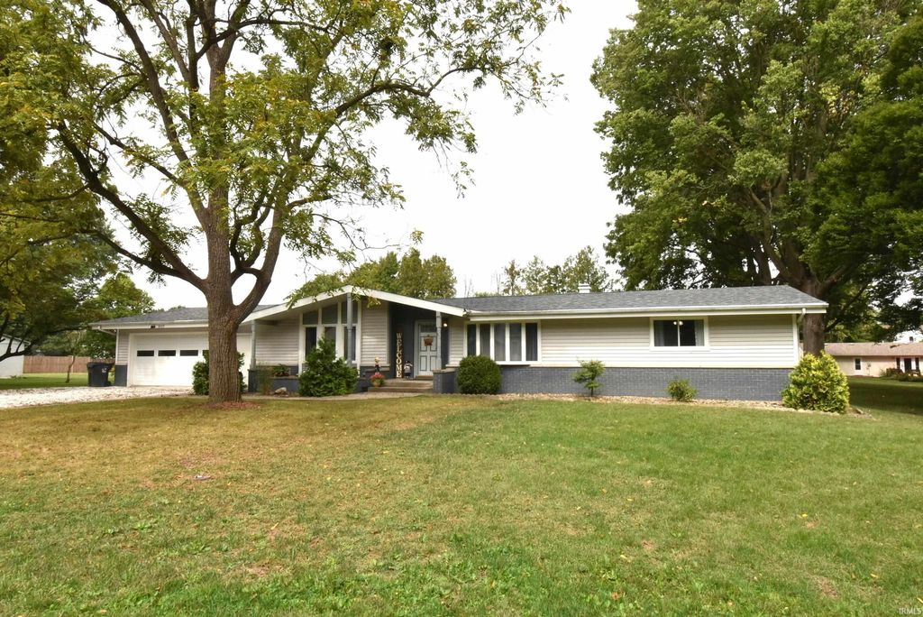 Photo of 1009 E 4th Street, Fowler, IN 47944 (MLS # 202605102)