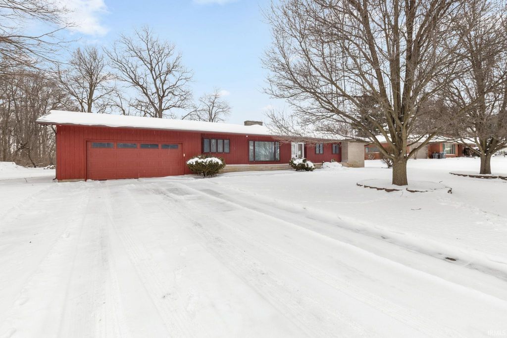 Photo of 59147 Wilray Drive, Elkhart, IN 46517 (MLS # 202608863)